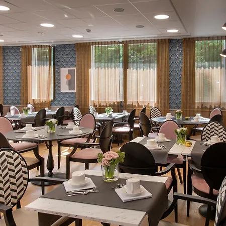 Domitys Services Seniors Le Parc Des Aubiers Poissy