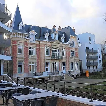 Domitys - Le Parc Des Aubiers 4* Poissy