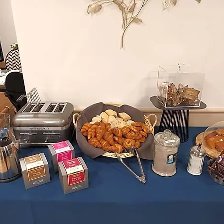 Domitys - Le Parc Des Aubiers Apartmanhotel Poissy
