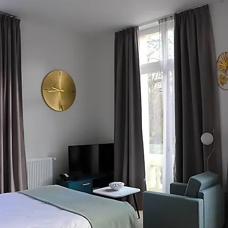 Domitys - Le Parc Des Aubiers Lejlighedshotel Poissy