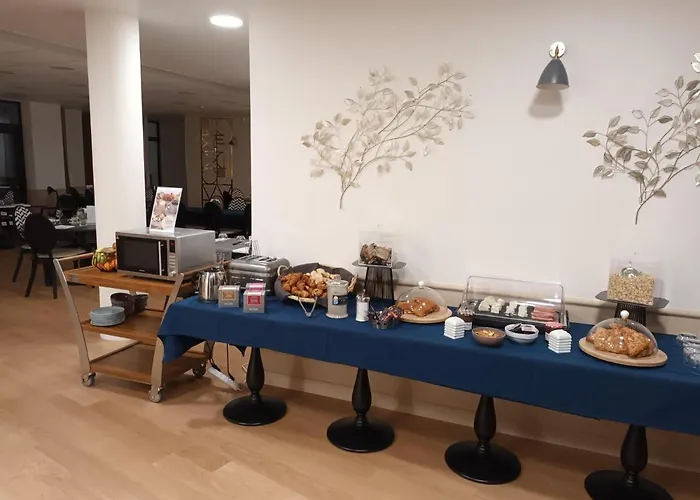 Apart Otel Domitys Services Seniors Le Parc Des Aubiers Poissy