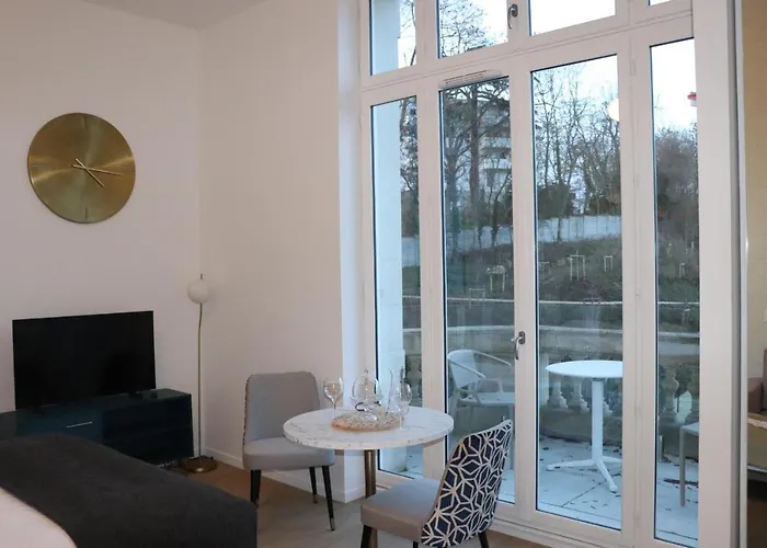 Apart Otel Domitys Services Seniors Le Parc Des Aubiers 4*