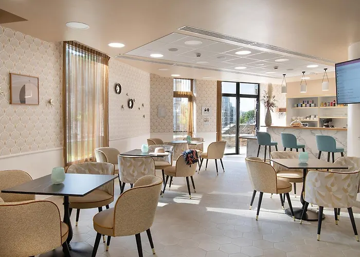 Apart Otel Domitys Services Seniors Le Parc Des Aubiers Poissy
